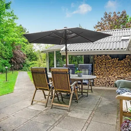 Holiday home 3 Bedroom Beautiful In Ebeltoft