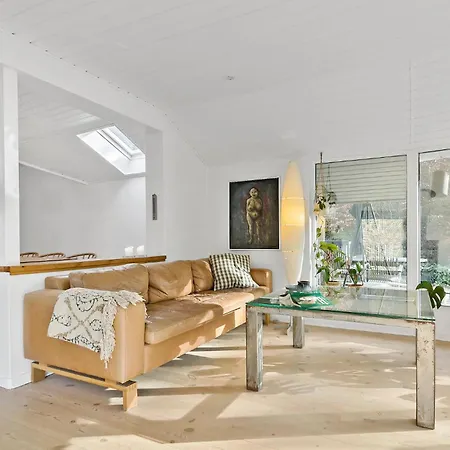 Holiday home 3 Bedroom Beautiful In Ebeltoft