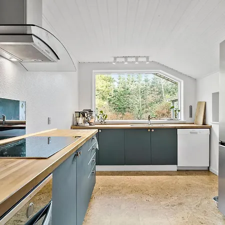 3 Bedroom Beautiful In Hébergement de vacances *