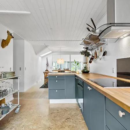 3 Bedroom Beautiful In Hébergement de vacances